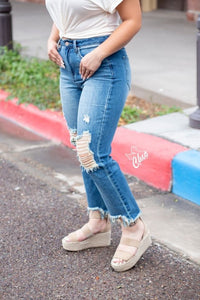 High rise distressed ankle Jean