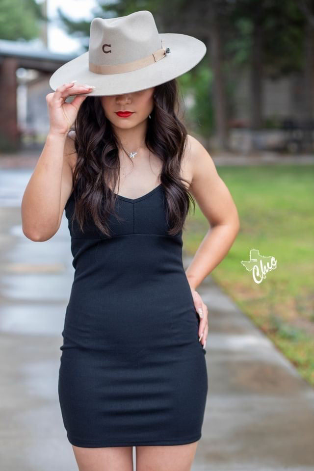 Black bodycon dress